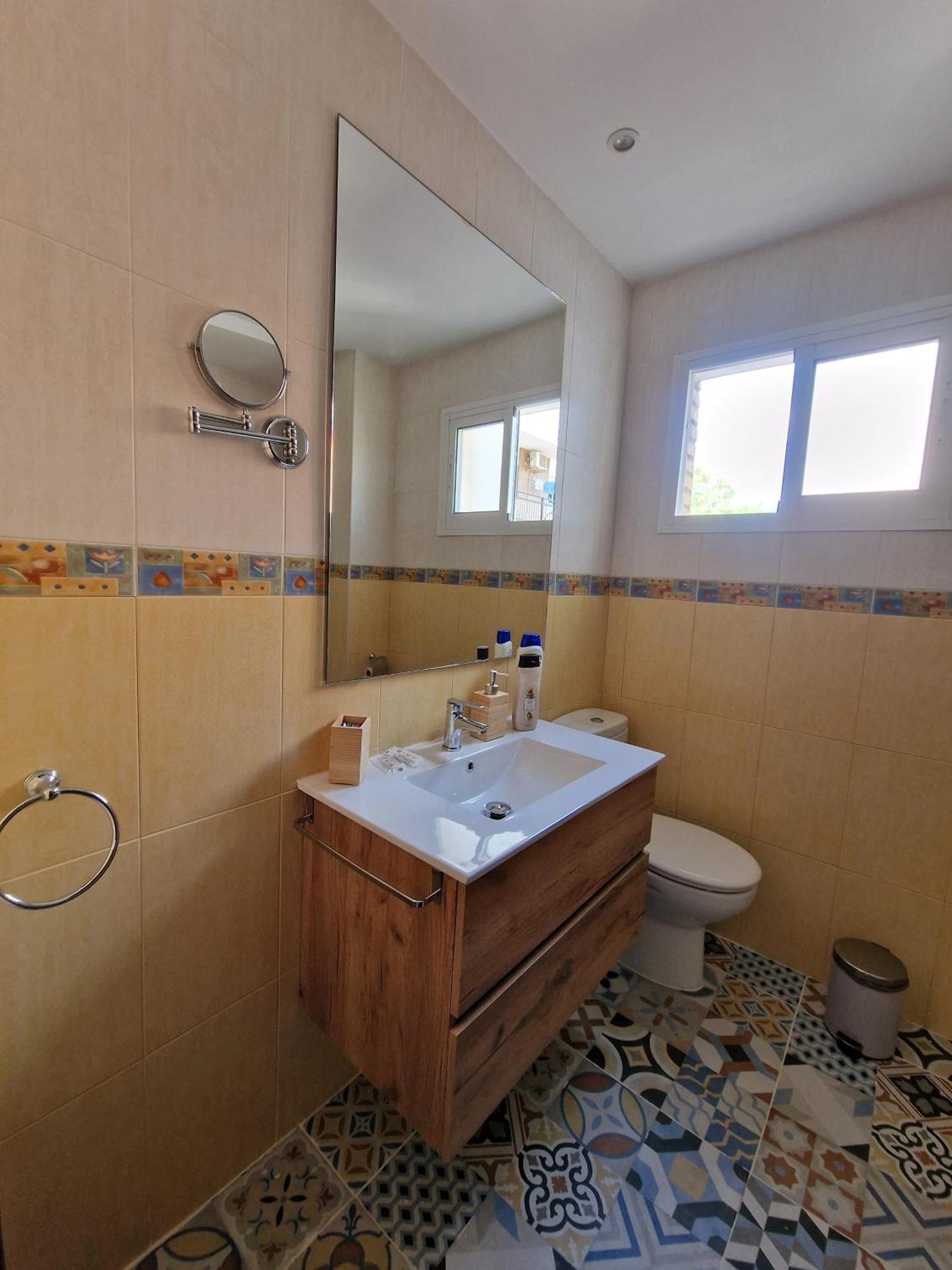 Virgen De Lujan Triana Apartman Sevilla Kültér fotó